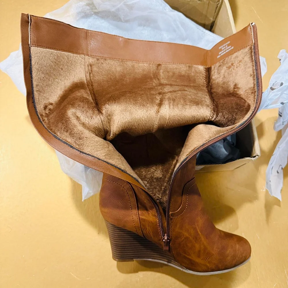 Preppy Western Faux Leather Brown Journee Langly Wedge Boot 9M
